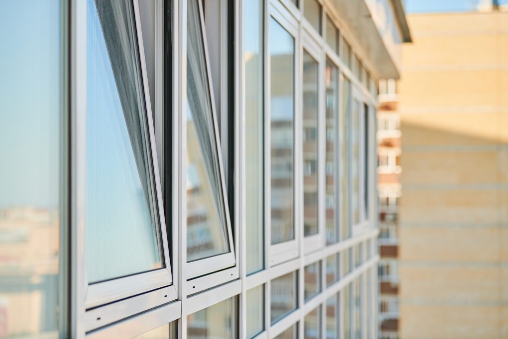 Instalación de ventanas PVC VEKA en Asturias